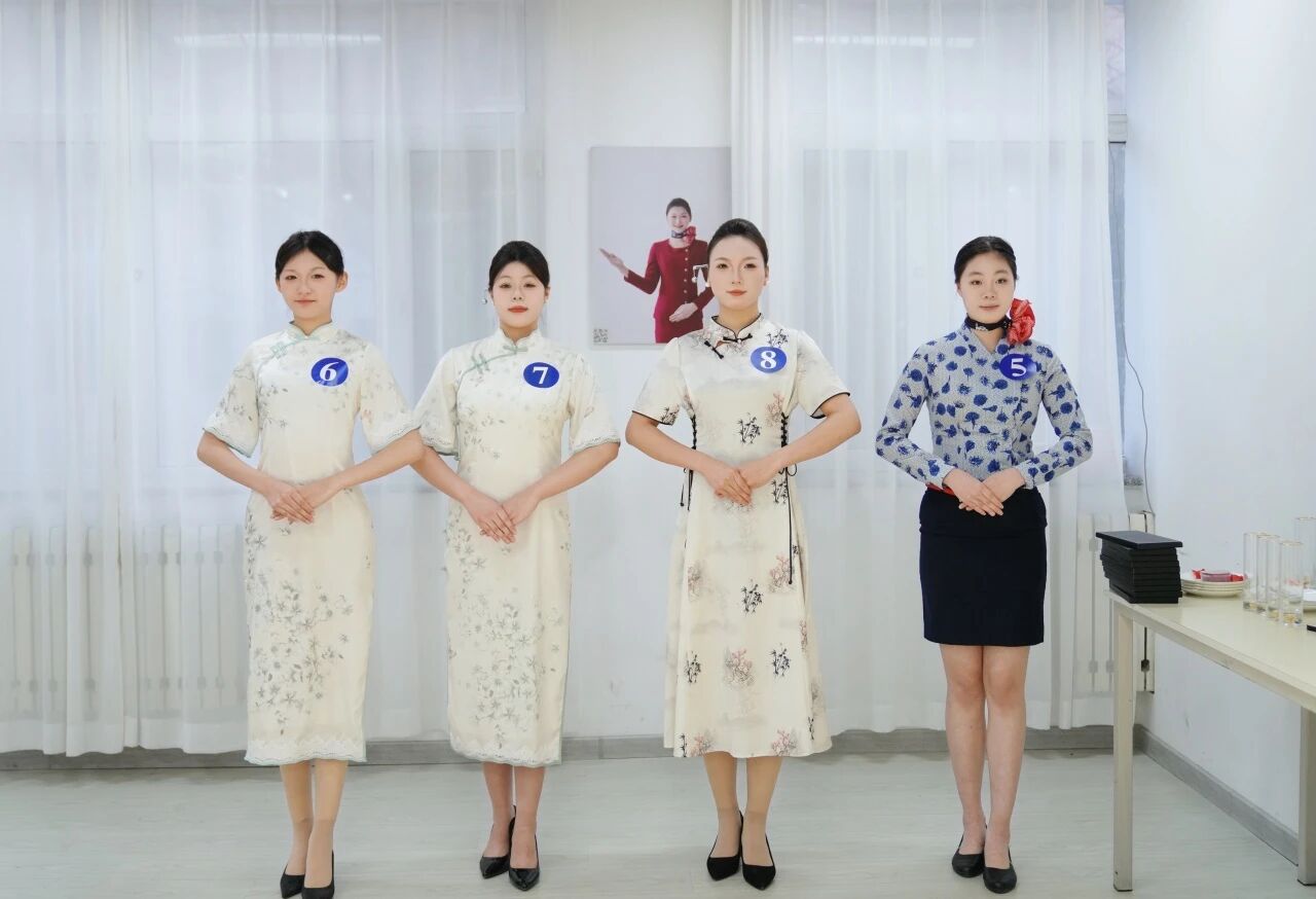 形雅艺精・服务匠心—— 形体礼仪、餐桌折花技能大赛 形雅艺精・服务匠心—— 形体礼仪、餐桌折花技能大赛